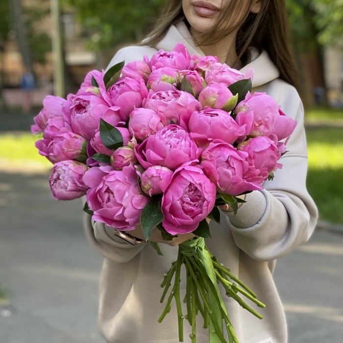 Пионы ярко-розовые Флеминг